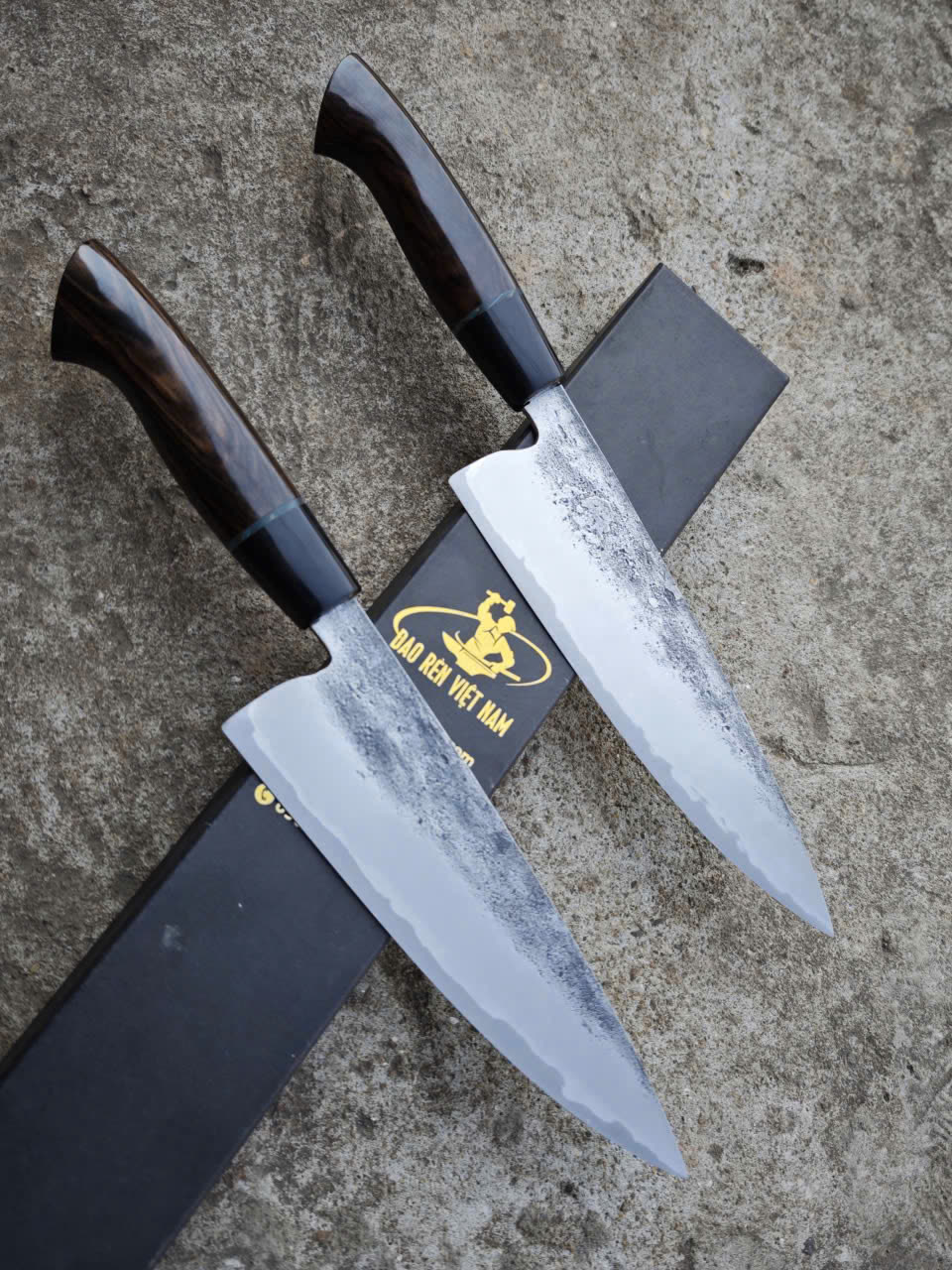 Skinner hunting knife