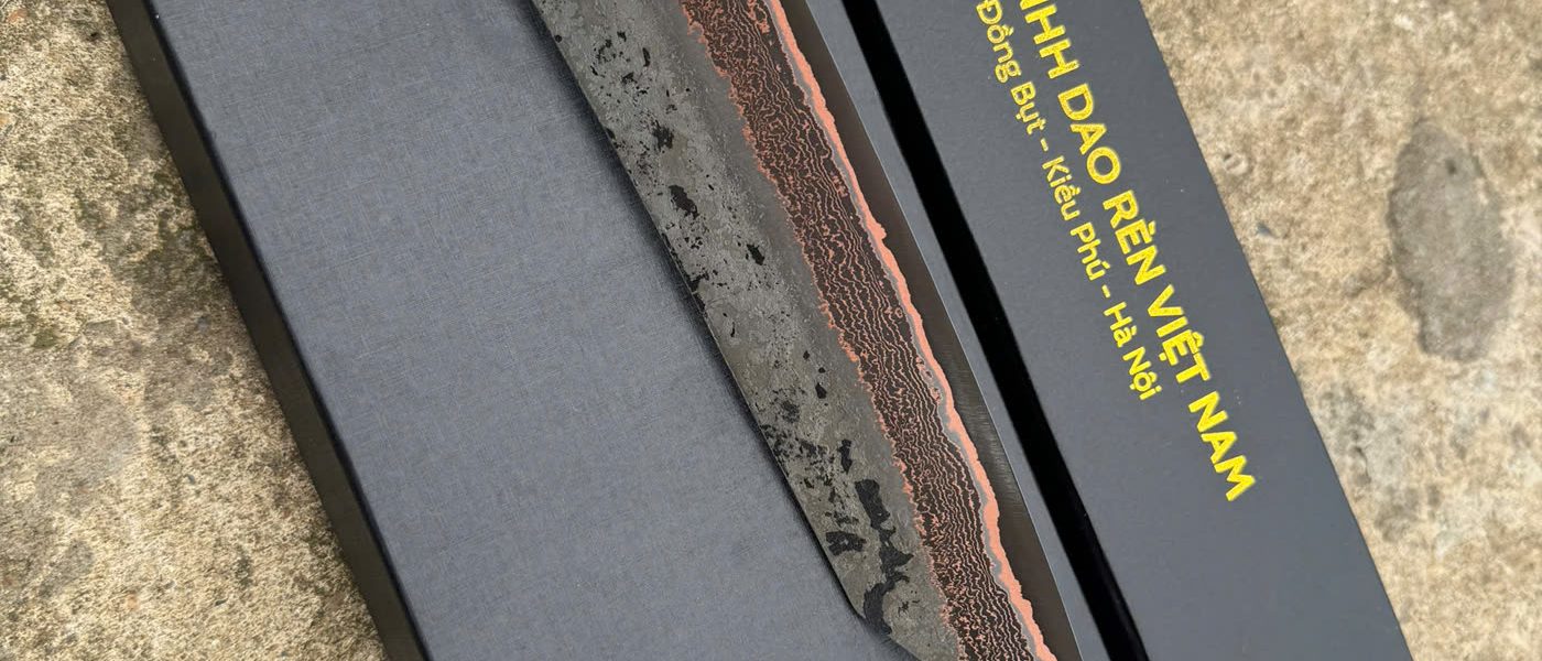 Dao Damascus rèn thủ công, hộp đen in logo Dao Rèn Việt (ảnh 8)