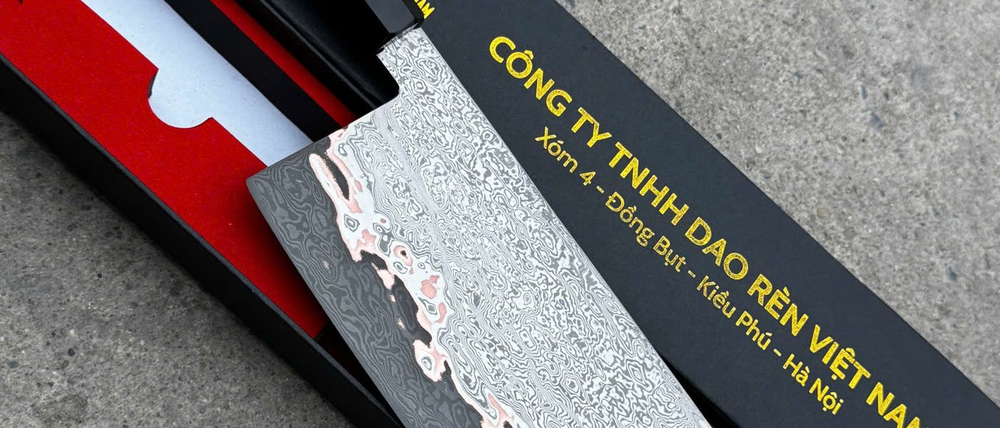 Dao Damascus rèn thủ công, hộp đen in logo Dao Rèn Việt (ảnh 10)